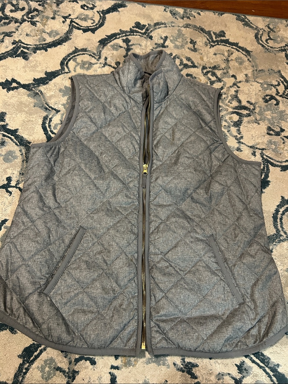 Old Navy Quilted Gray Sleeveless Packable Vest